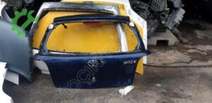 Toyota Yaris Bagaj Kapağı Çıkma