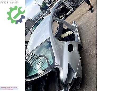 Renault Megane Çamurluk (arka) çıkma parça
