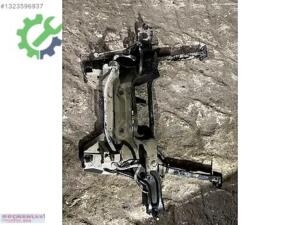 Peugeot 207 Orijinal Çıkma Travers