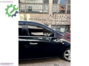 Chevrolet Cruze Kapı (ön Sağ) Çıkma (2. Adet)