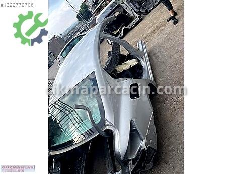 Renault Megane Çamurluk (arka) çıkma parça