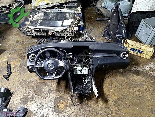 Mercedes-Benz Torpido çıkma parça