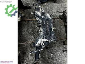 Renault Megane Orijinal Çıkma Travers (2. Adet)