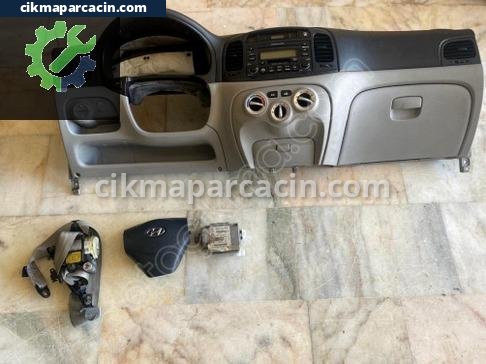 Hyundai Accent Torpido çıkma parça