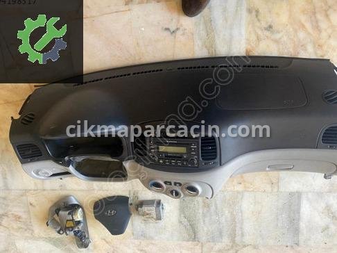 Hyundai Accent Torpido çıkma parça