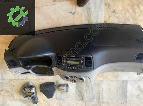 Hyundai Accent Torpido çıkma parça