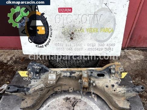 Honda Jazz Ön Travers çıkma parça