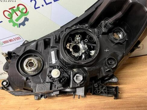 Honda CR-V Xenon Far çıkma parça