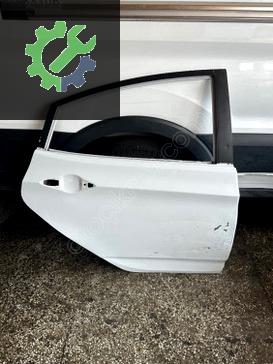 Hyundai Accent Sağ Arka Kapı çıkma parça