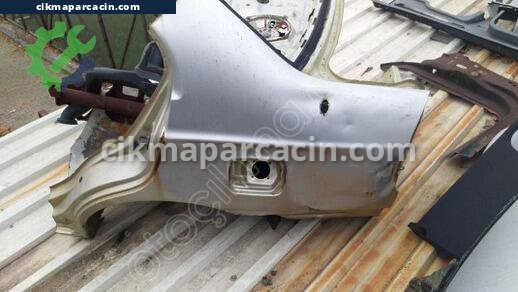 Nissan Almera Sol Arka Çamurluk çıkma parça