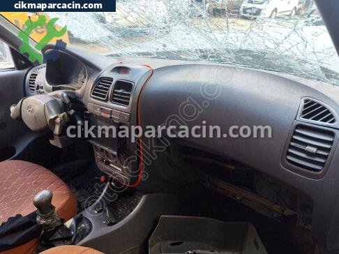 Hyundai Accent Torpido çıkma parça