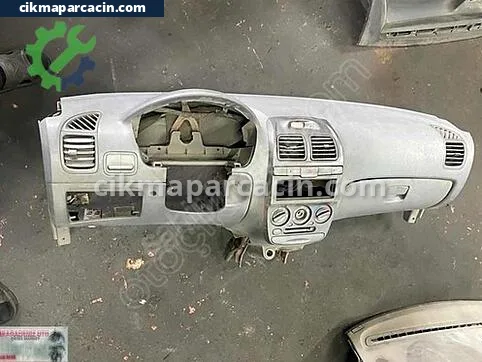 Hyundai Accent Torpido çıkma parça