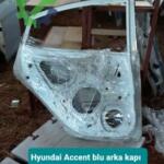 Hyundai Accent blu arka kapı