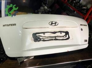 Orijinal Hyundai Accent Bagaj Kapağı Çıkma