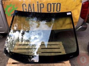 Hyundai Accent Blue Ön Cam Hatasız Orjinal Çıkma