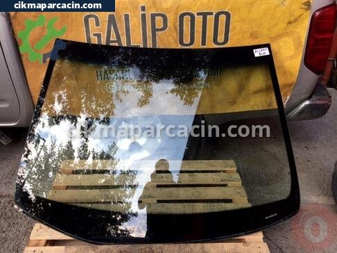 Hyundai Accent Ön Cam çıkma parça