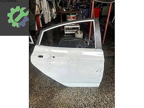 Hyundai Accent Sağ Arka Kapı çıkma parça