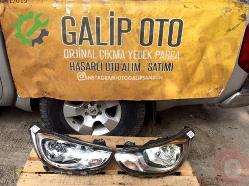 Hyundai Accent Sağ Ön Far çıkma parça