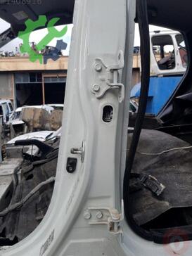 Hyundai Accent Sol Arka Kapı Menteşesi çıkma parça