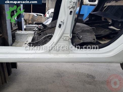 Hyundai Accent Marşpiyel çıkma parça