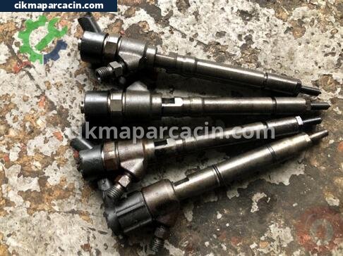 Hyundai Accent Enjektör çıkma parça