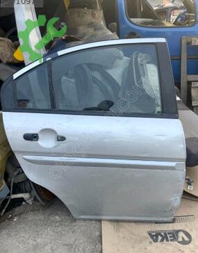Hyundai Accent Sağ Arka Kapı çıkma parça