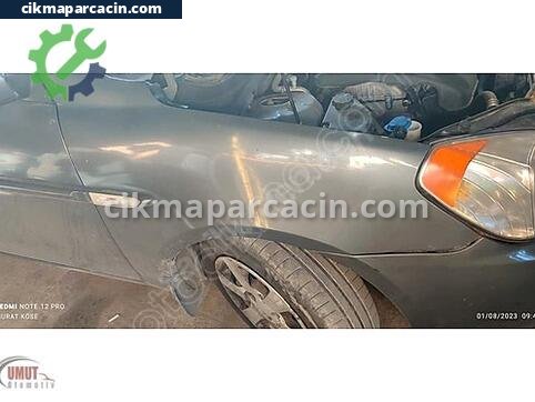 Hyundai Accent Sağ Ön Çamurluk çıkma parça
