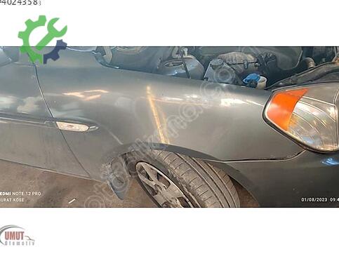 Hyundai Accent Sağ Ön Çamurluk çıkma parça