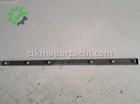 Hyundai Accent Kapı Çıtası çıkma parça