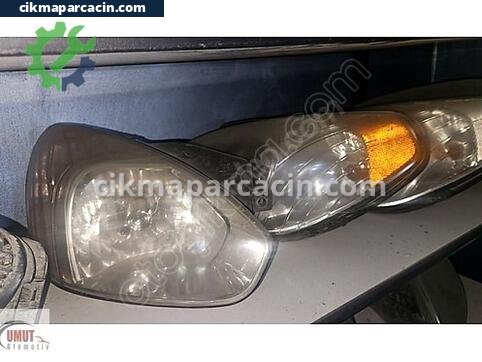 Hyundai Accent Sağ Ön Far çıkma parça