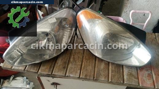 Hyundai Accent Sağ Ön Far çıkma parça