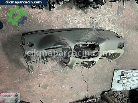 Hyundai Accent Torpido çıkma parça