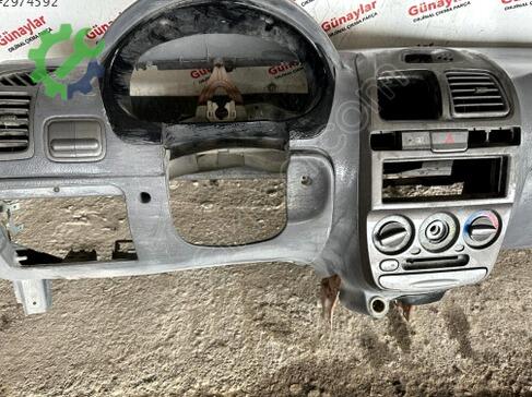 Hyundai Accent Göğüs çıkma parça
