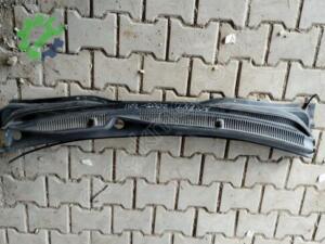 Hyundai Accent ön cam ızgarası 2005 2011 arası