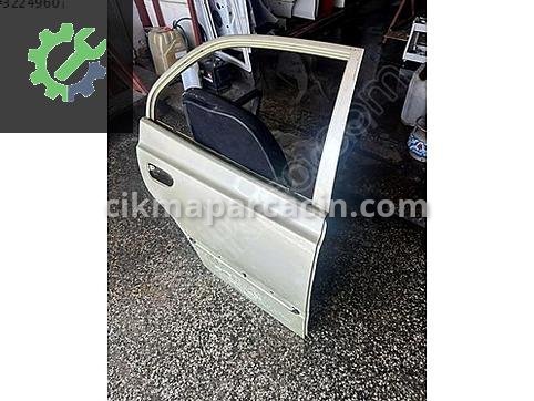 Hyundai Accent Sağ Arka Kapı çıkma parça
