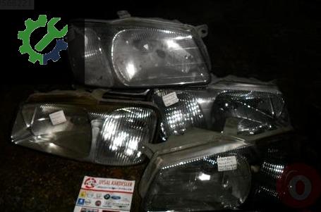 Hyundai Accent Sağ Ön Far çıkma parça