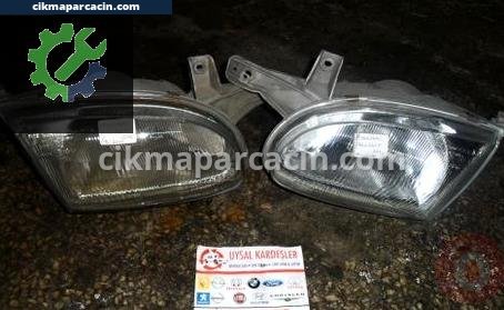Hyundai Accent Sağ Ön Far çıkma parça
