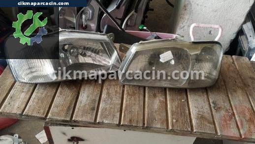 Hyundai Accent Sağ Ön Far çıkma parça