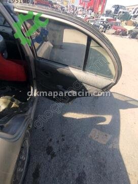 Hyundai Accent Sağ Ön Kapı çıkma parça