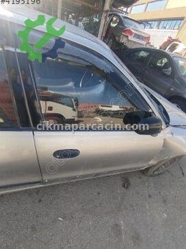 Hyundai Accent Sağ Ön Kapı çıkma parça