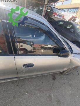 Hyundai Accent Sağ Ön Kapı çıkma parça