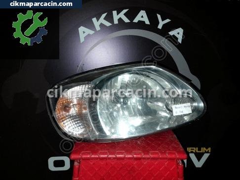 Hyundai Accent Sağ Ön Far çıkma parça