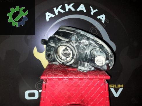 Hyundai Accent Sağ Ön Far çıkma parça