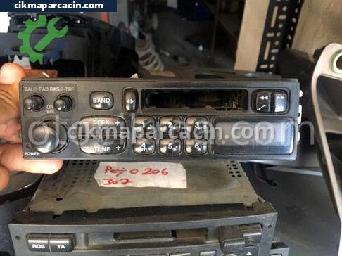 Hyundai Elantra Teyp çıkma parça
