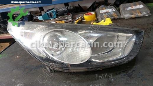 Hyundai Accent Sağ Ön Far çıkma parça