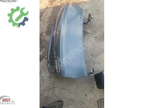 Hyundai Accent Bagaj Kapağı çıkma parça