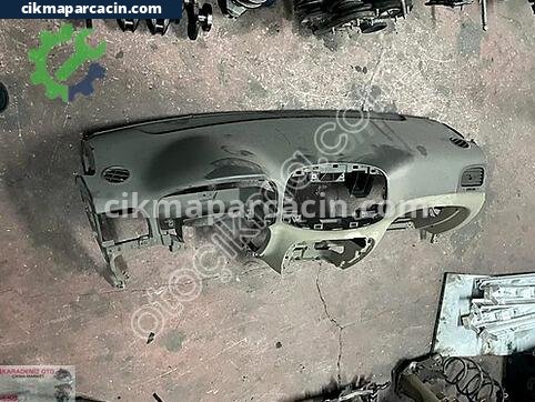 Hyundai Accent Torpido çıkma parça