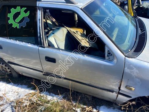 Hyundai Excel Sağ Ön Kapı çıkma parça