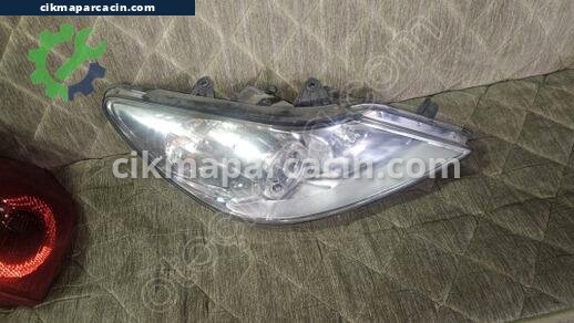 Hyundai Genesis Sağ Ön Far çıkma parça