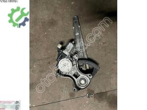 Hyundai i20 Cam Krikosu Çıkma